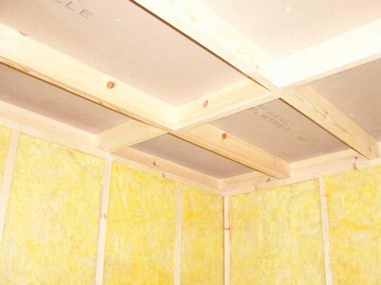 boite_dans_b._plafond