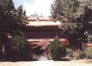 norbulingka_palaces.jpg