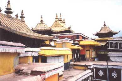potala_roofs_1.jpg